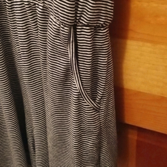 5 FOR $25 Rolla Coster Adorable Black and white Romper - Picture 3 of 6